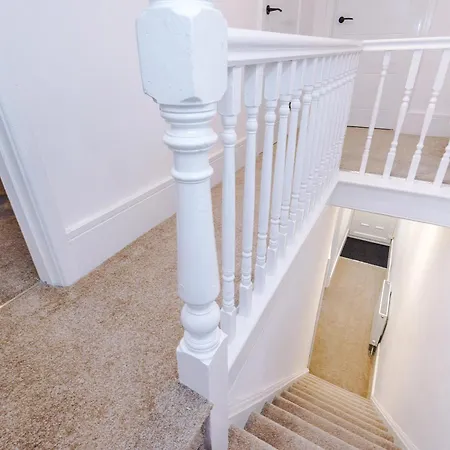 4 Bedroom House Eccles *