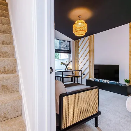 4 Bedroom House Eccles Manchester