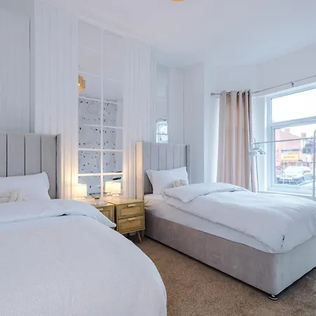 4 Bedroom House Eccles Holiday home