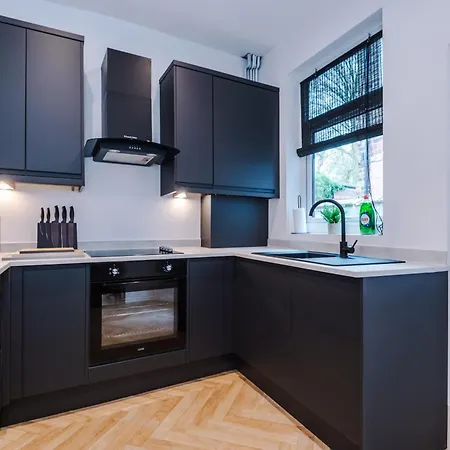 4 Bedroom House Eccles * Manchester