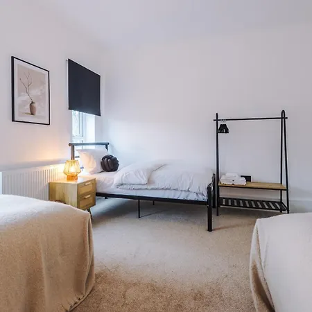 4 Bedroom House Eccles