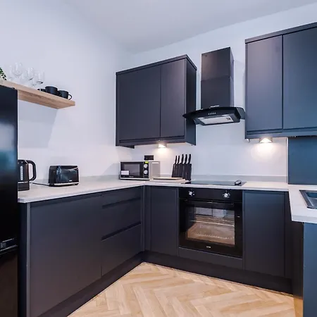 4 Bedroom House Eccles Manchester