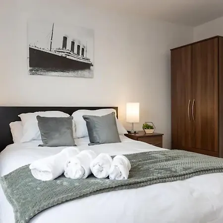 4 Bed Townhouse Free Parking Sleeps7 Casa vacanze *