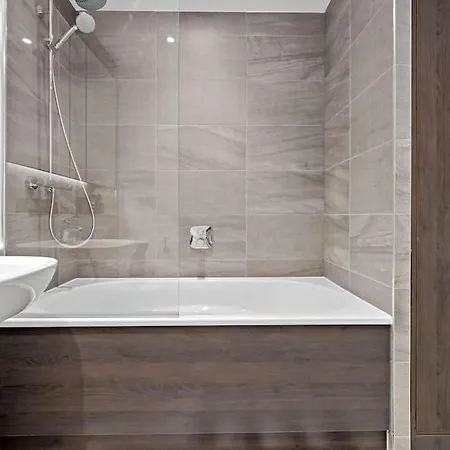 شقة Luxurious Two Bedroom *