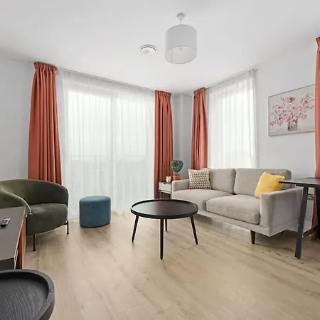 Apartment Luxurious Two Bedroom *