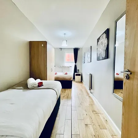 Lovely 4 Bed *