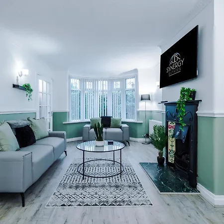Jade House, - By Synergy Estates Holiday home