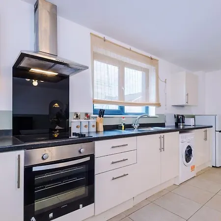 דירה Cozy 1 Bedroom Apartment, Prime Location , Free Parking