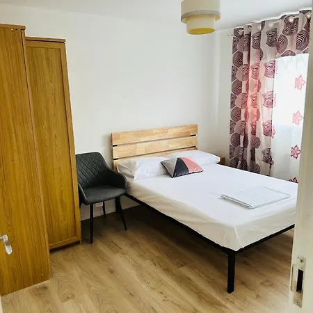 Centre 3 Bedroom Town House * Manchester