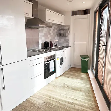 The Works - Two Bed Penthouse Appartement *