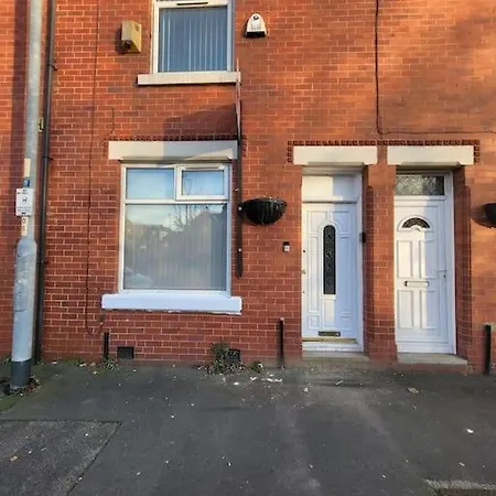 3 Bdr, Close To And Hospital *