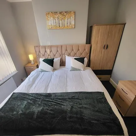 3 Bdr, Close To And Hospital Lejlighed