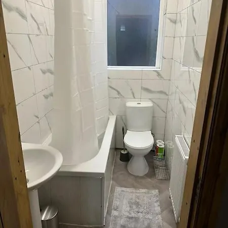 3 Bdr, Close To And Hospital