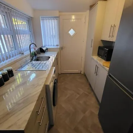 3 Bdr, Close To And Hospital *