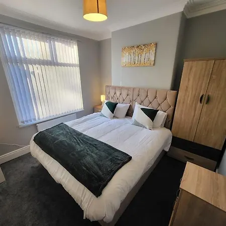 3 Bdr, Close To And Hospital *