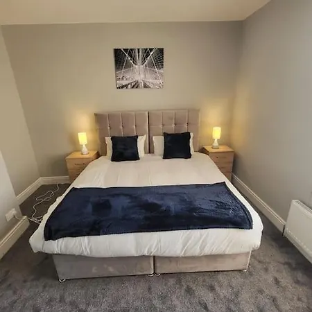3 Bdr, Close To And Hospital מנצ'סטר