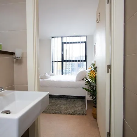 Gem: Cosy 2br With Private Balcony Apartment