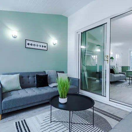 Jade House, - By Synergy Estates * Mánchester