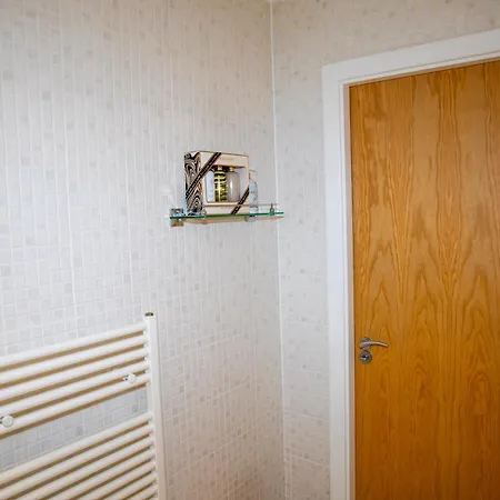 Apartment Luxury Apartment+secure Parking