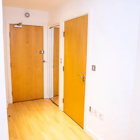 Luxury Apartment+secure Parking Apartment