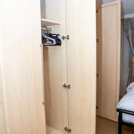 Luxury Apartment+secure Parking Apartment *