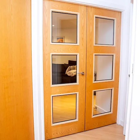 Luxury Apartment+secure Parking Apartment *