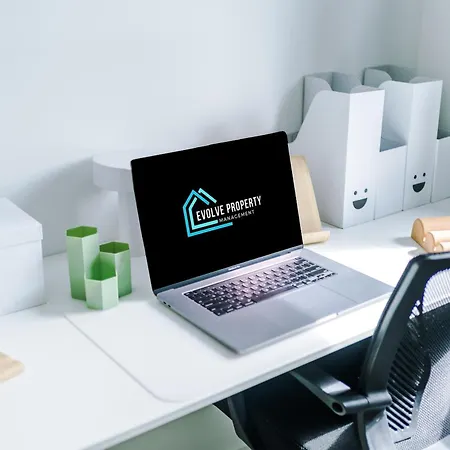 Stylish Apartment, Sleeps 6, Pool Table, Smart Tvs, Parking Available