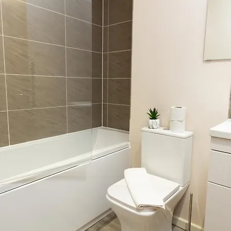 Stylish Living: 1br Apt Near Mcr Central アパート