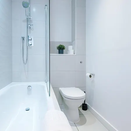Hilltop Serviced Apartments- Northern Quarter شقة