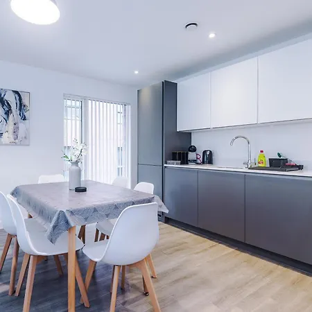 Hilltop Serviced Apartments- Northern Quarter アパート *