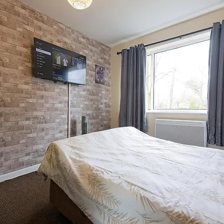 Apartment Stylish Five Star Rated *