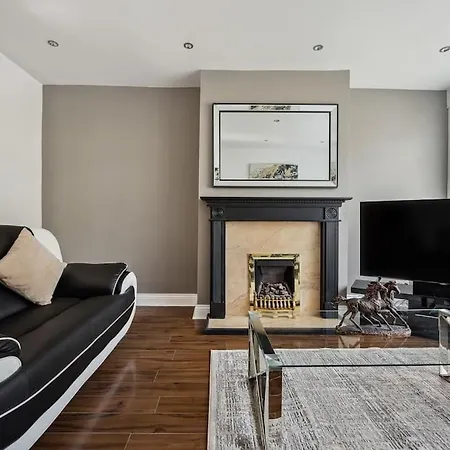 House In Heald Village * Manchester