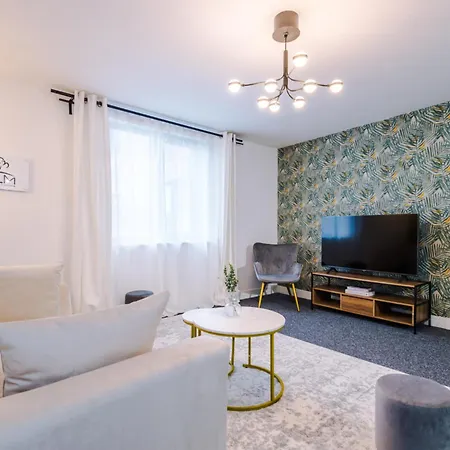 Elm , Collection Of Available Near Media , Free Parking דירה 3*