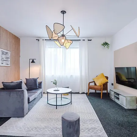 Elm , Collection Of Available Near Media , Free Parking Appartement Manchester