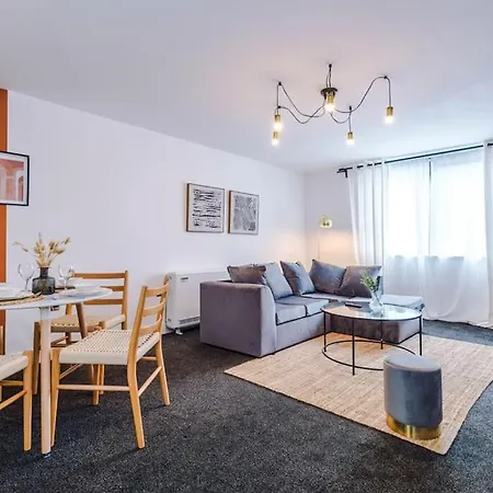 Apartment Luxurious 1-bedroom Apartment, Sleeps 4, Free Parking Manchester