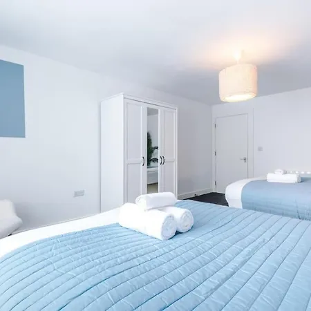 Luxurious 1-bedroom Apartment, Sleeps 4, Free Parking * Manchester