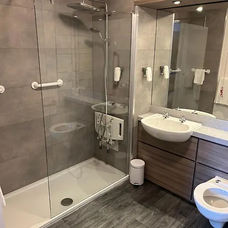 Hello 3* Swinton (Greater Manchester)