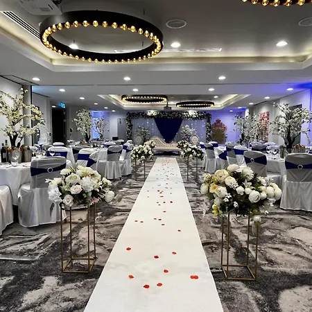 - Centre By Ihg Manchester