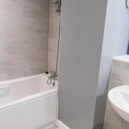 Spacious 2br 2ba Centre Sleeps 5 מנצ'סטר