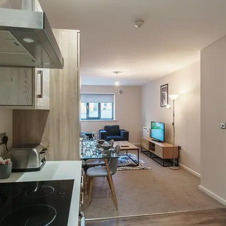 Spacious 2 Bed In Centre Manchester