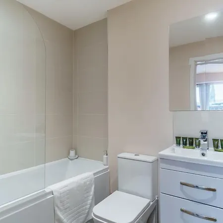 Fantastic 1 Bed Flat - Sleeps 3 Mánchester