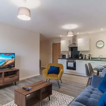 Spacious & Bright 2 Bed Manchester