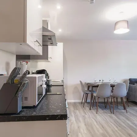 Spacious & Bright 2 Bed Апартаменты Манчестер
