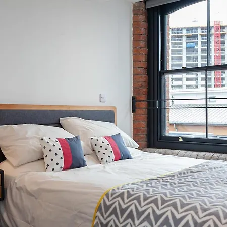 Stylish 1 Bed In Centre *