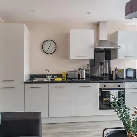 Bright & Modern 1 Bed In