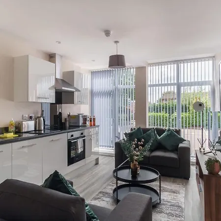 Bright & Modern 1 Bed In Apartment