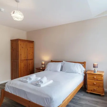 Apartment Bright 1 Bed Flat - Sleeps 3 *