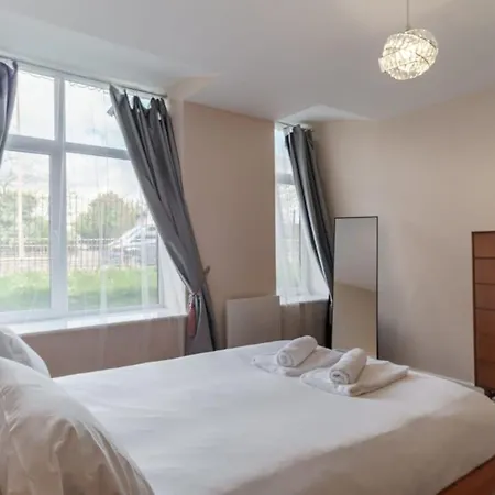 Bright 1 Bed Flat - Sleeps 3 Апартаменты *