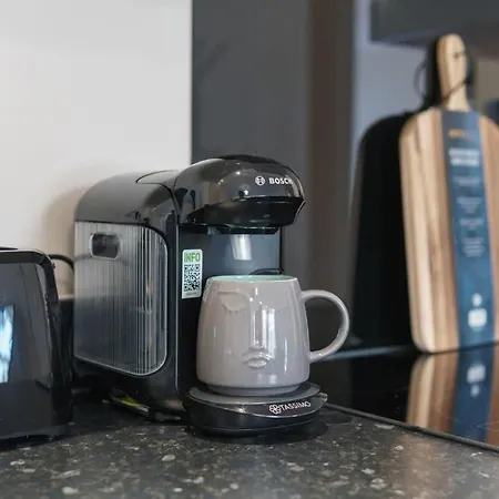 Апартаменты Bright 1 Bed Flat - Sleeps 3 Манчестер