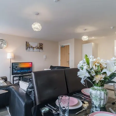 شقة Bright 1 Bed Flat - Sleeps 3 *